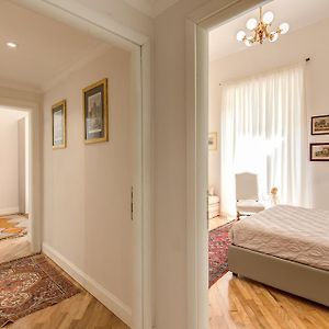 Deluxe Zimmer mit Kingsize-Bett